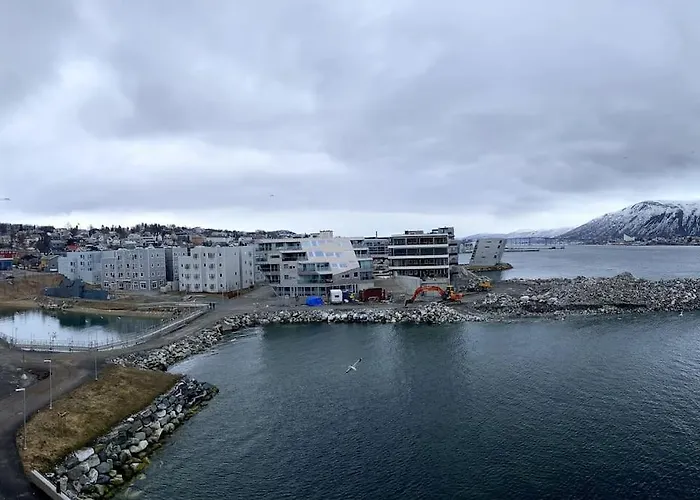 Royal Skir Sea View 特罗姆瑟