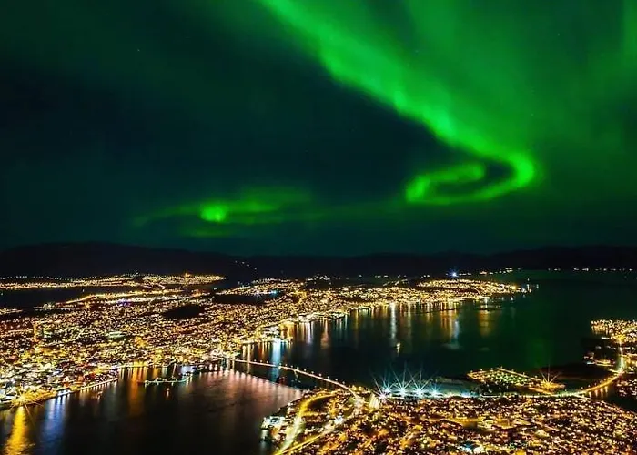 Royal Skir Sea View 公寓 特罗姆瑟